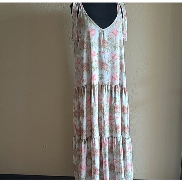 NWT $59 Women's Ninexis Bed Of Roses Maxi Floral Dress Size Small - Picture 1 of 7